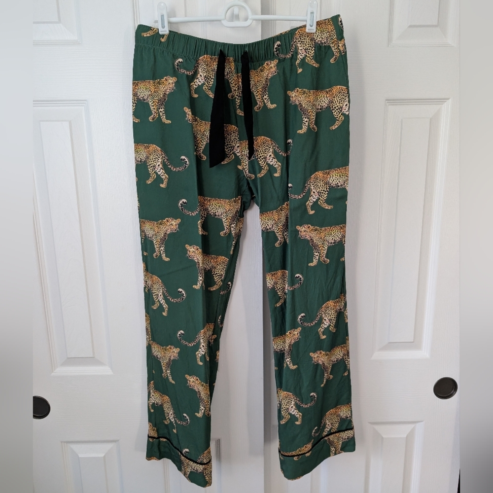 Katie Kime Green Cheetahs Print Pajama Pants Short Sleeve shirt Set, size S Soft - Picture 5 of 16